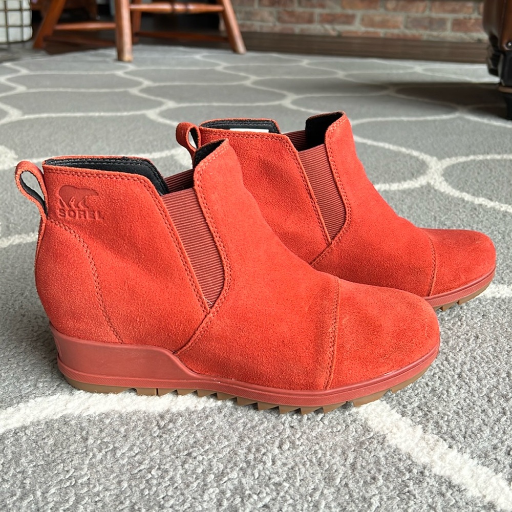 Sorel Evie pull-on bootie, size 9, orange color,